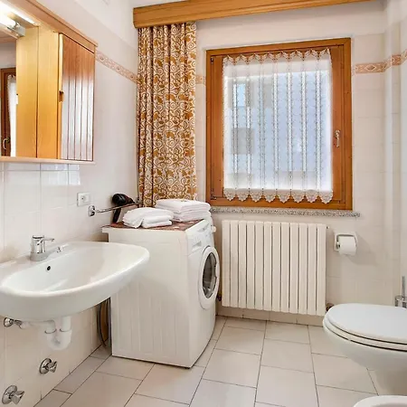 Baita Al Pian Ginepro Hotel *