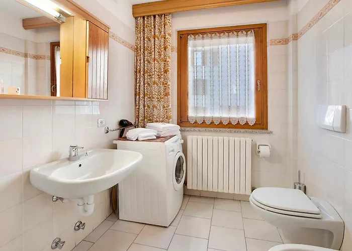 Baita Al Pian Ginepro Hotell *